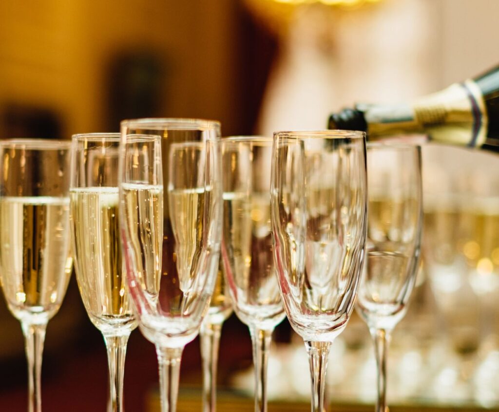 Exploring Prosecco's Popularity and Appeal - The Beloved Sparkling Elixir