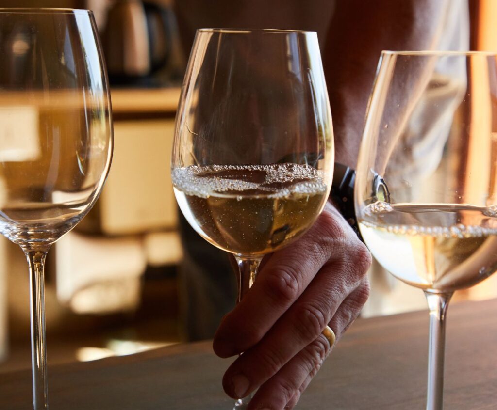 Guide to White Wines with a Touch of Sweetness