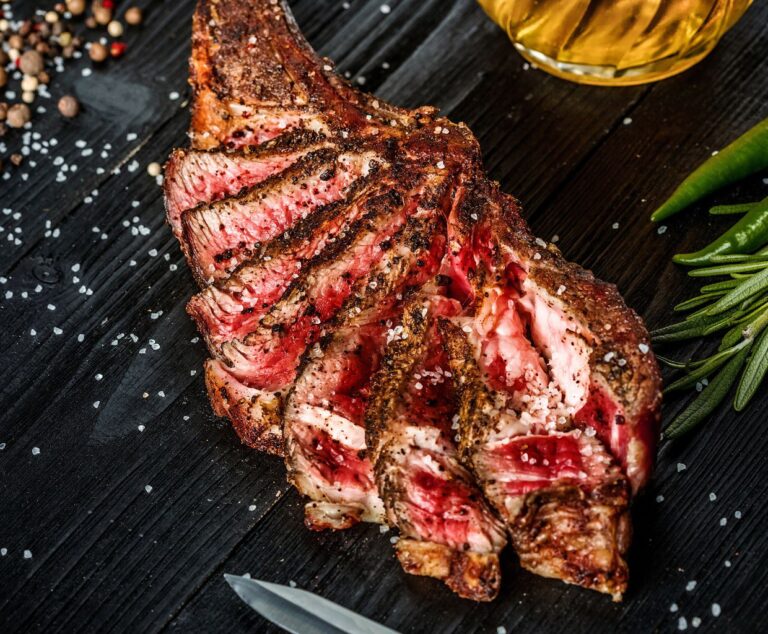 An Introduction to the Perfect Marriage of White Wine and Steak